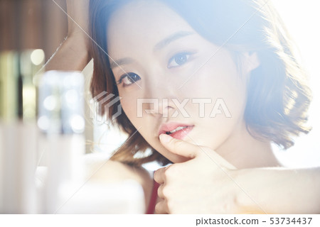 Women beauty 53734437