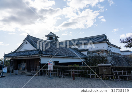 The scenery of the Honmaru Palace and the Kaitokan and the castle tower in Kochi Castle The scenery of the Honmaru Palace and the Kaitokan and the castle tower in Kochi Castle 53738159