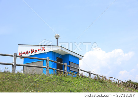 Early summer sky 53738197