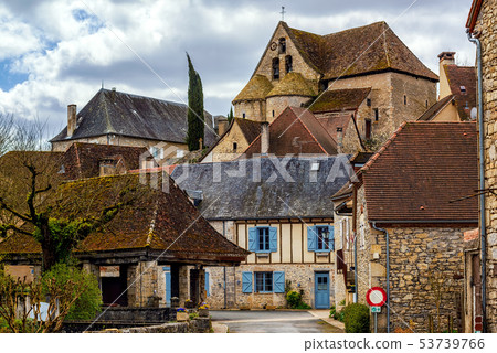 Creysse, a typical french village in Haut Quercy 53739766