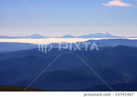 在夏天從白雲山採取的Oakan和Meakan 53745467