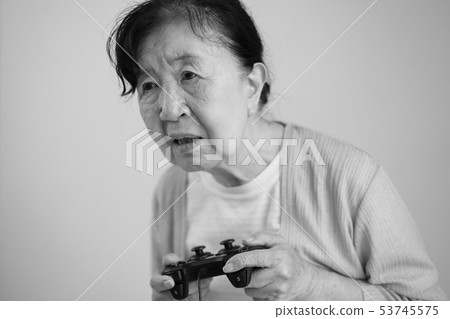 嵌入在恐怖遊戲中的高級圖像 53745575