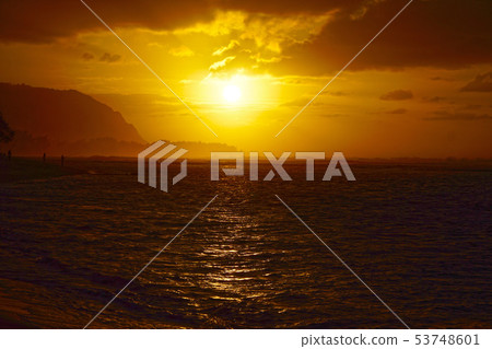 夏威夷瓦胡島北岸日落和海 53748601