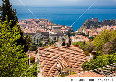 Panoramic view of the roofs of Dubrovnik 53753501
