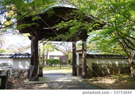 Moteru Moki墓的入口門 53753684