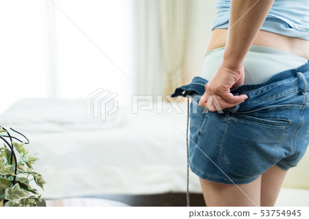 Female change of clothes 53754945