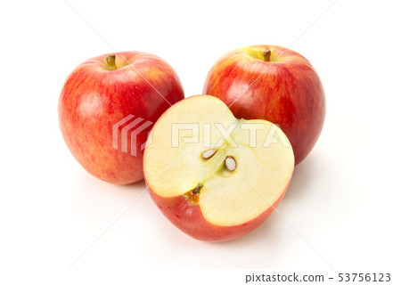 Apple cut in half, jazz apple 53756123