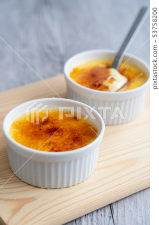 Creme brulee 53758200