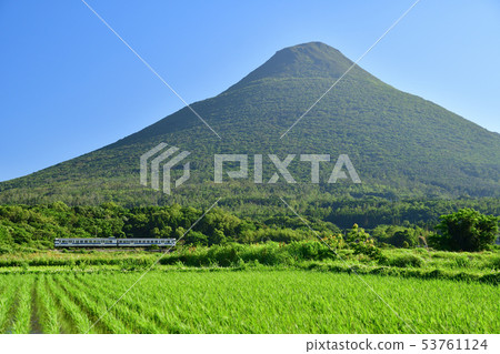 Kami-dake and ordinary train 53761124