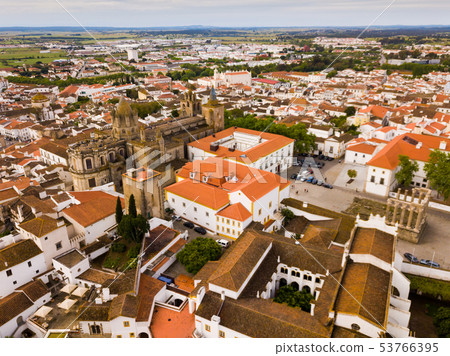 Cityscape of Evora town 53766395