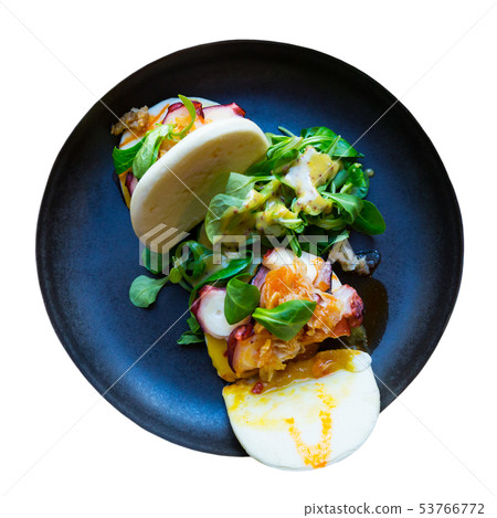 Baozi with octopus and mango and bacon chutney Baozi with octopus and mango and bacon chutney 53766772