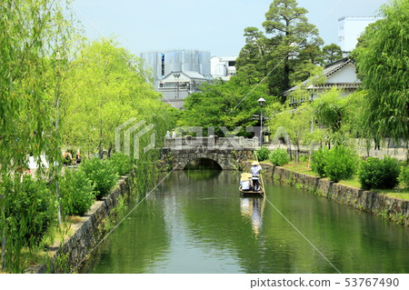 Sightseeing river going down in Kurashiki beauty area Sightseeing river going down in Kurashiki beauty area 53767490