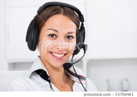 woman portrait hands-free 53768461