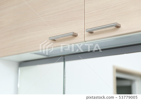 Washbasin (changing room, washroom, clean, beauty, living, mirror, mirror, house, apartment, handle, door) 53779005