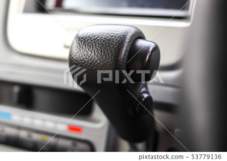 Automatic shift knob 53779136
