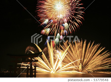 [Hiroshima Prefecture] Miyajima Fireworks Miyajima Underwater Fireworks Festival 53779548