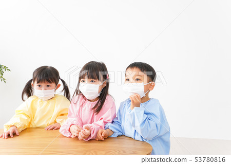 孩子們戴著面具 孩子們戴著面具 53780816