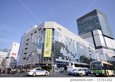 Tokyo cityscape in Japan I want to see the intersection of Ueno Hirokoji 53781162