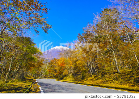 從秋季的富士山,富士市的富士天際線看的風景 從秋季的富士山,富士市的富士天際線看的風景 53781352