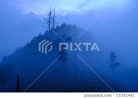 Kitadaidai Morning (Kamikitayama Village, Yoshino County, Nara Prefecture) 53781491