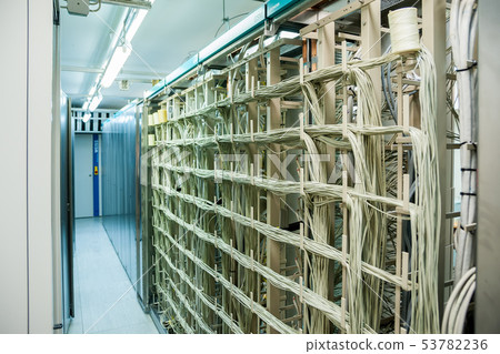 crossed wire equipment 53782236