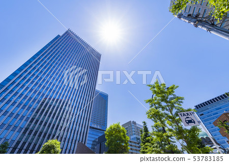 御茶之水空空市新御茶之水站大樓前的風景 53783185