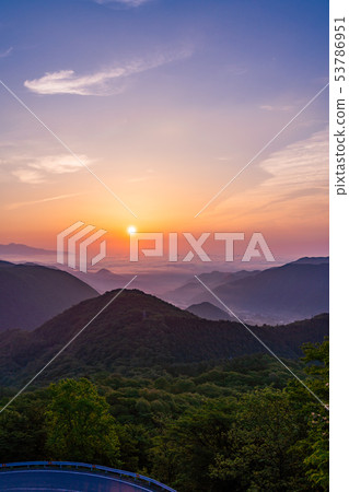 (Tochigi Prefecture) dawn seen from Nikko Iroha slope (Tochigi Prefecture) dawn seen from Nikko Iroha slope 53786951