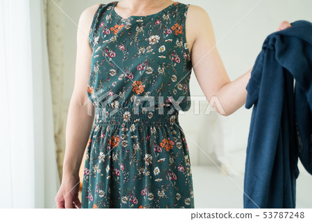 Female change of clothes 53787248