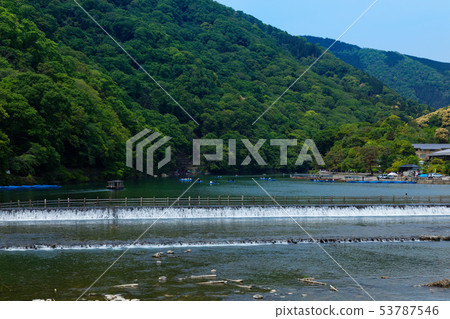 遊船從渡月橋俯瞰桂川 53787546