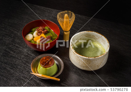 Matcha pudding Pudding with powdered green tea (maccha) 53790278