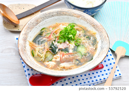 Refreshing dishes of summer, cold soup, hiyashi (watered cans of mackerel and mackerel). Refreshing dishes of summer, cold soup, hiyashi (watered cans of mackerel and mackerel). 53792520