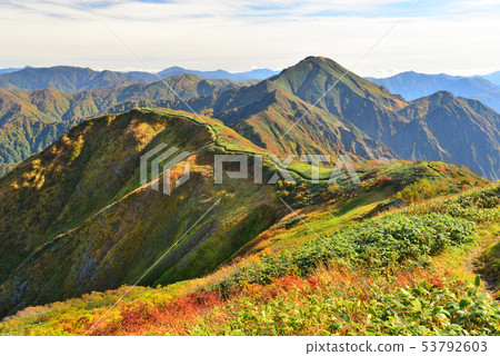From the top of Echigo Komagatake summit to the middle of Nakanotake and Hiragatake 53792603