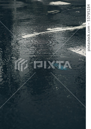 雨和瀝青 雨和瀝青 53795284
