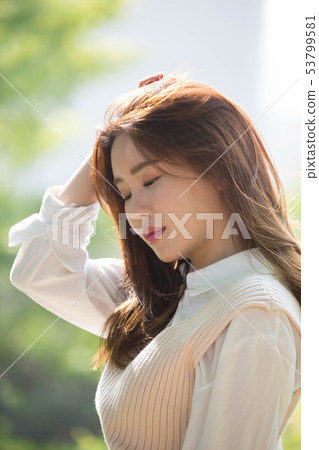 A leisurely life 53799581