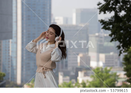 A leisurely life 53799615