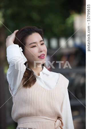 A leisurely life 53799635