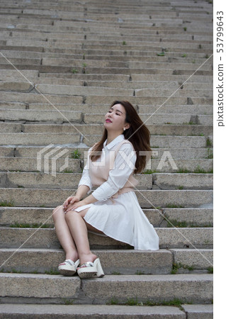 A leisurely life 53799643