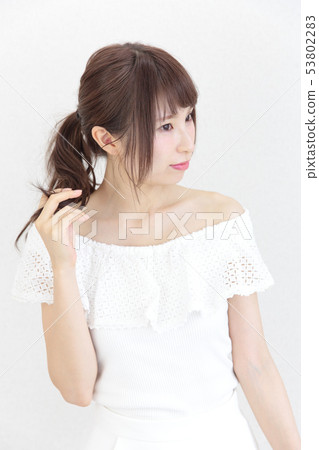 年輕女士的髮型 年輕女士的髮型 53802283