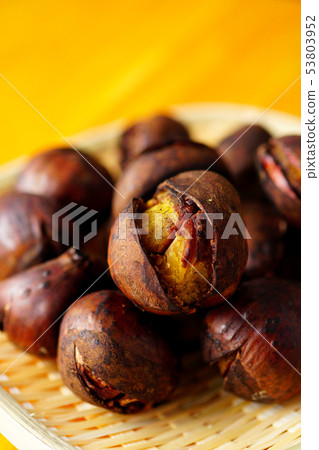 Baked chestnut 53803952