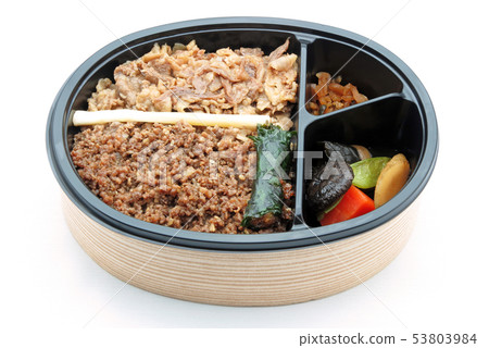 Beef box lunch 53803984