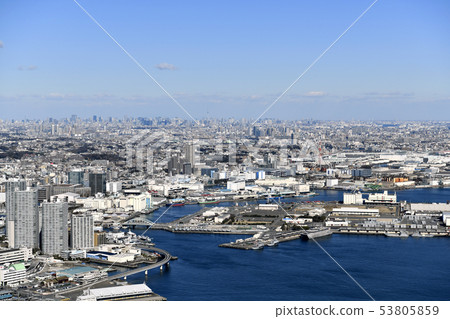 日本的東京都市風景從橫濱(東京鐵塔,東京天空樹等)俯瞰東京 日本的東京都市風景從橫濱(東京鐵塔,東京天空樹等)俯瞰東京 53805859