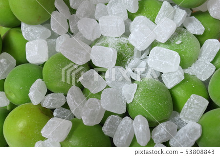 "Umeshu" before putting homey, rustic home-made white liquor 53808843