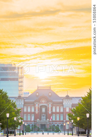 清晨東京站動畫風格 53808864