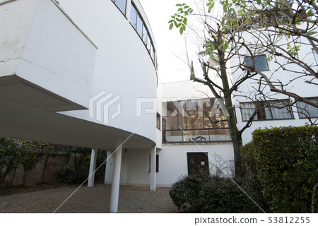 La Roche-Jeanneret House 53812255