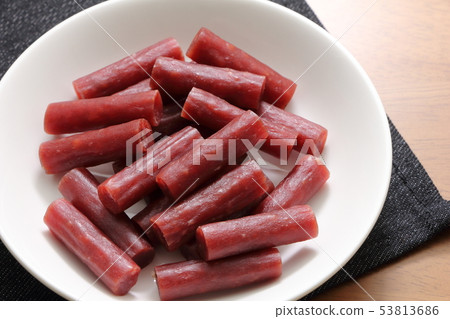 dried sausage. dried sausage. 53813686