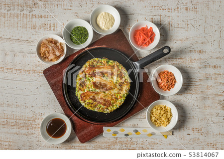 Okonomiyaki Okonomiyaki是一種日式煎餅 53814067