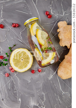 Detox water in bottles with cranberrie, ginger, Detox water in bottles with cranberrie, ginger, 53816112