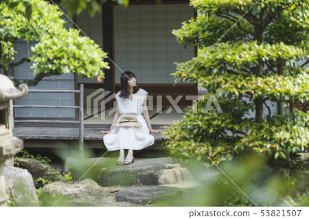 Woman in a Japanese house Woman in a Japanese house 53821507