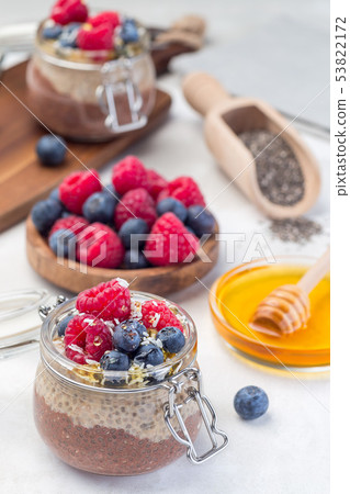 Chocolate and peanut butter chia seed pudding Chocolate and peanut butter chia seed pudding 53822172