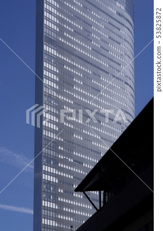 Morning of a skyscraper 53825872